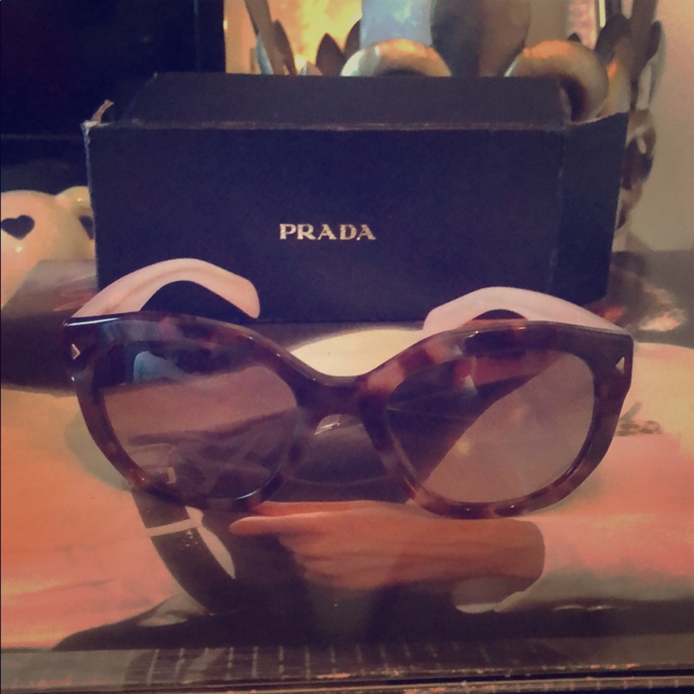 Prada sunglasses spr12s